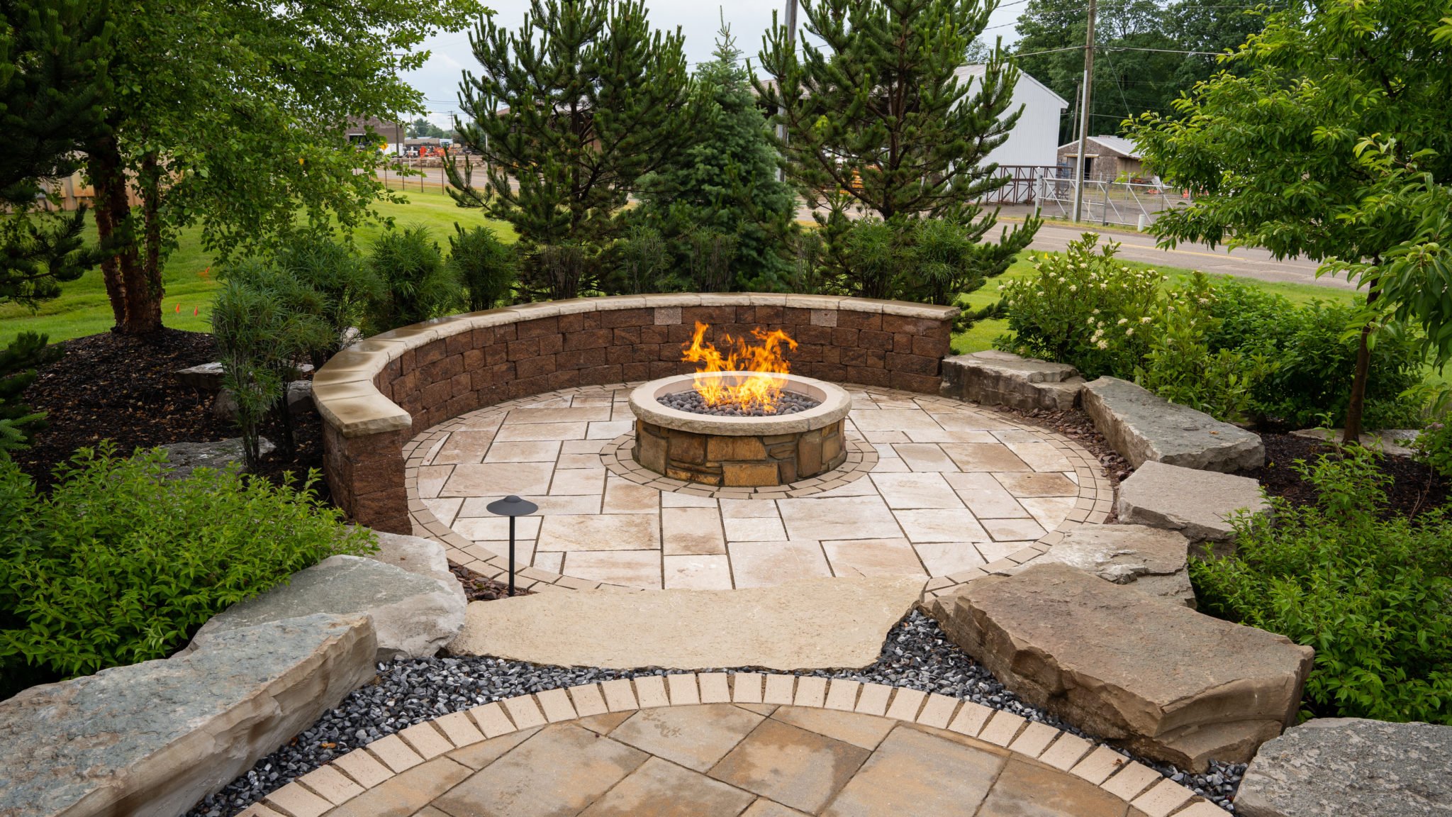 Hardscaping paving stone patio